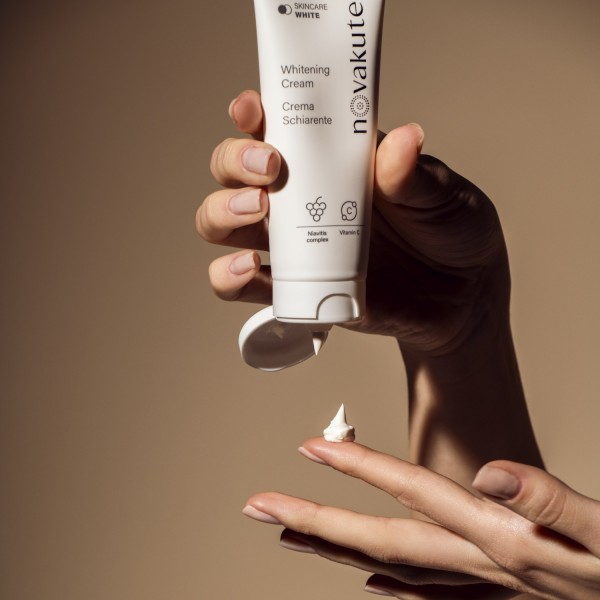 CREMA SCHIARENTE Vitamina C e Niavitis® Complex