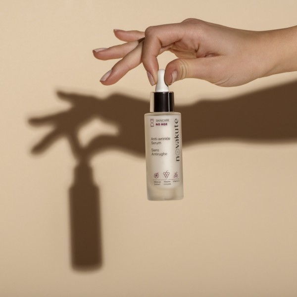 SIERO ANTIRUGHE Bakuchiolo, Ibisco, Vitamina E e Niavitis® Complex